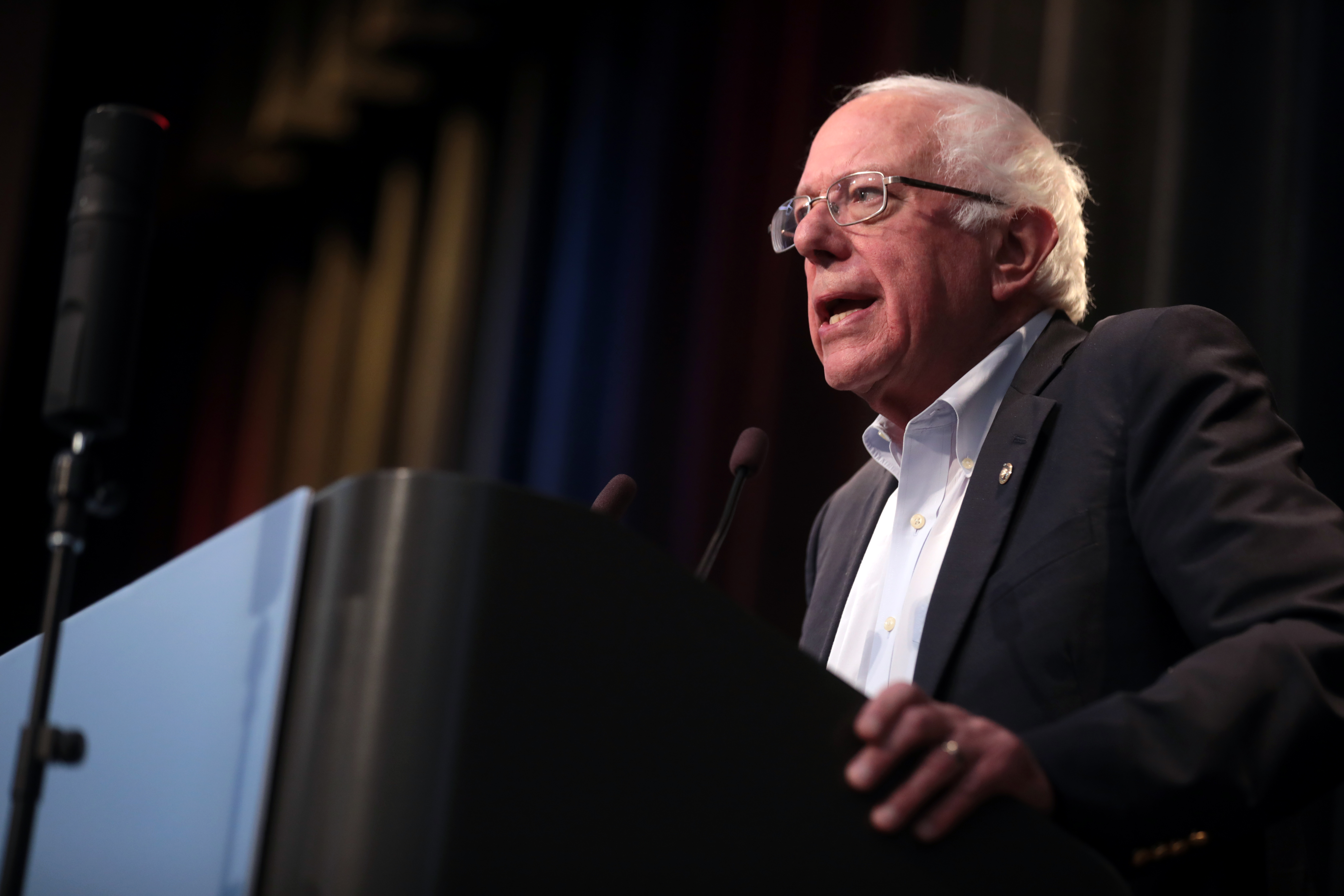 File:Bernie Sanders (48647017176).jpg - Wikimedia Commons