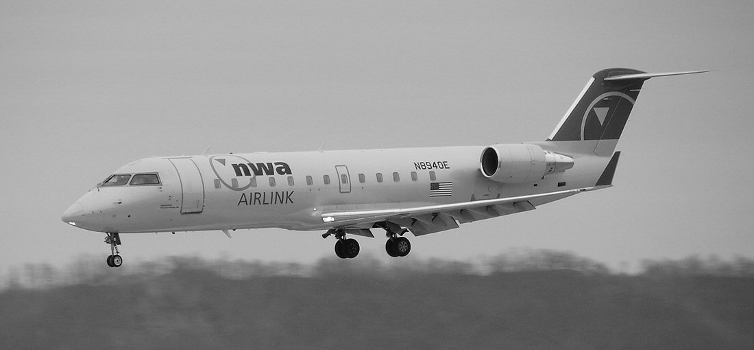 CRJ arrival b-w (360095983).jpg