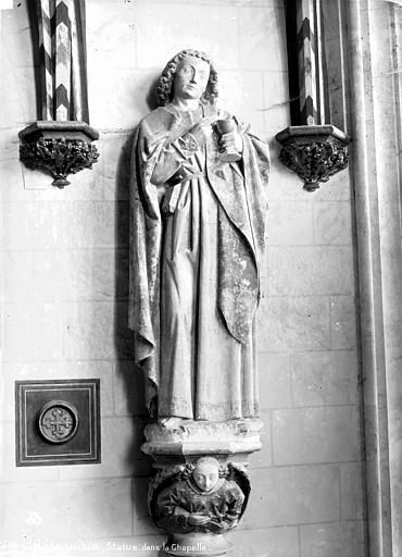 File:Château - Chapelle, détail - statue d'un saint - Châteaudun - Médiathèque de l'architecture et du patrimoine - APMH00000673.jpg