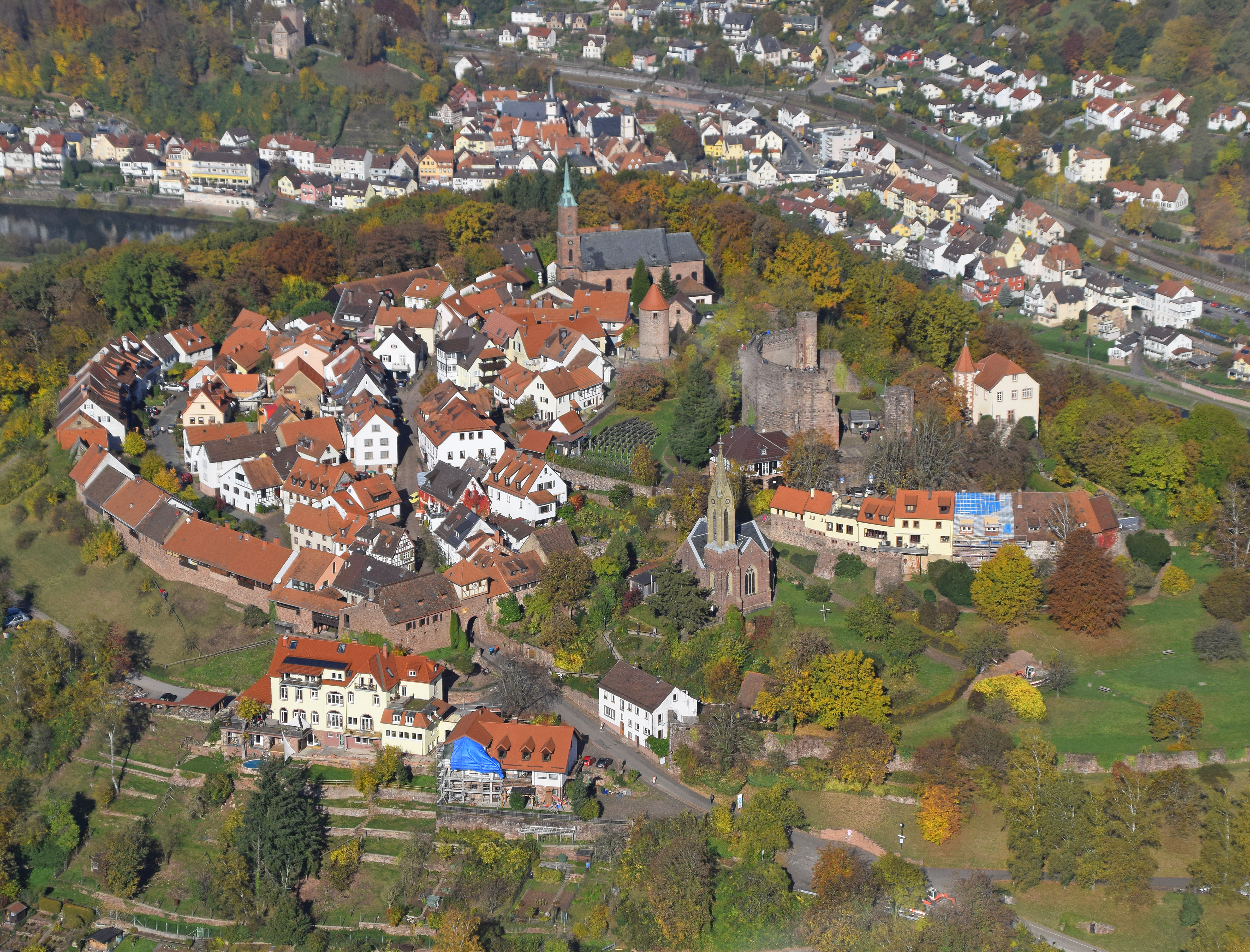 Aerial photo of the mountain fortress Dilsberg, approx. 10 km east of Heidelberg.