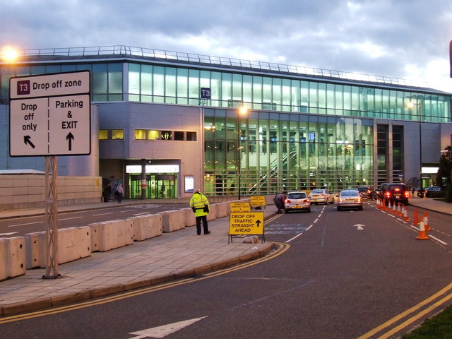 File:Dusk at Terminal 3 - geograph.org.uk - 610450.jpg