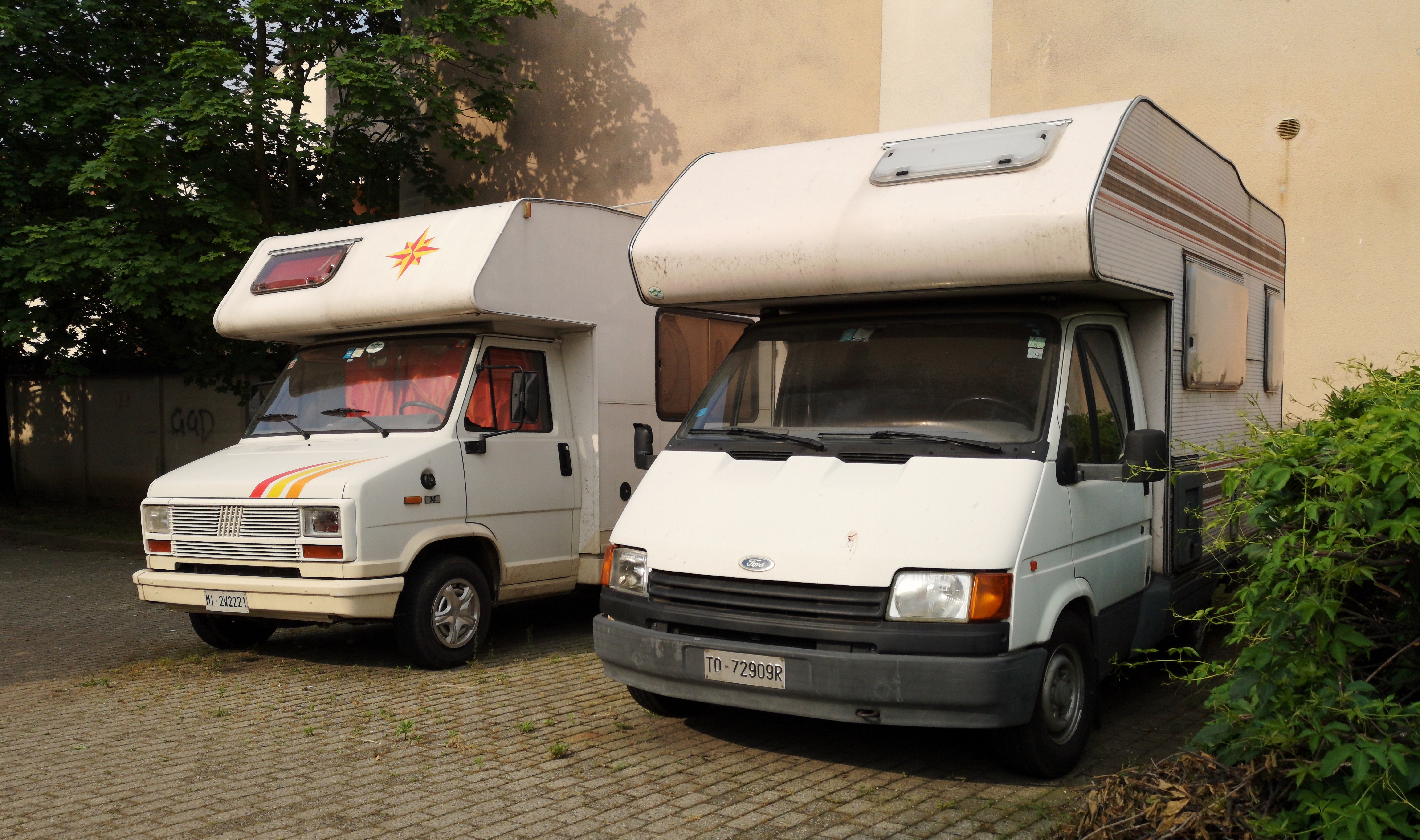 Ducato Camper & Ford Transit (48564342696).jpg - Wikimedia Commons