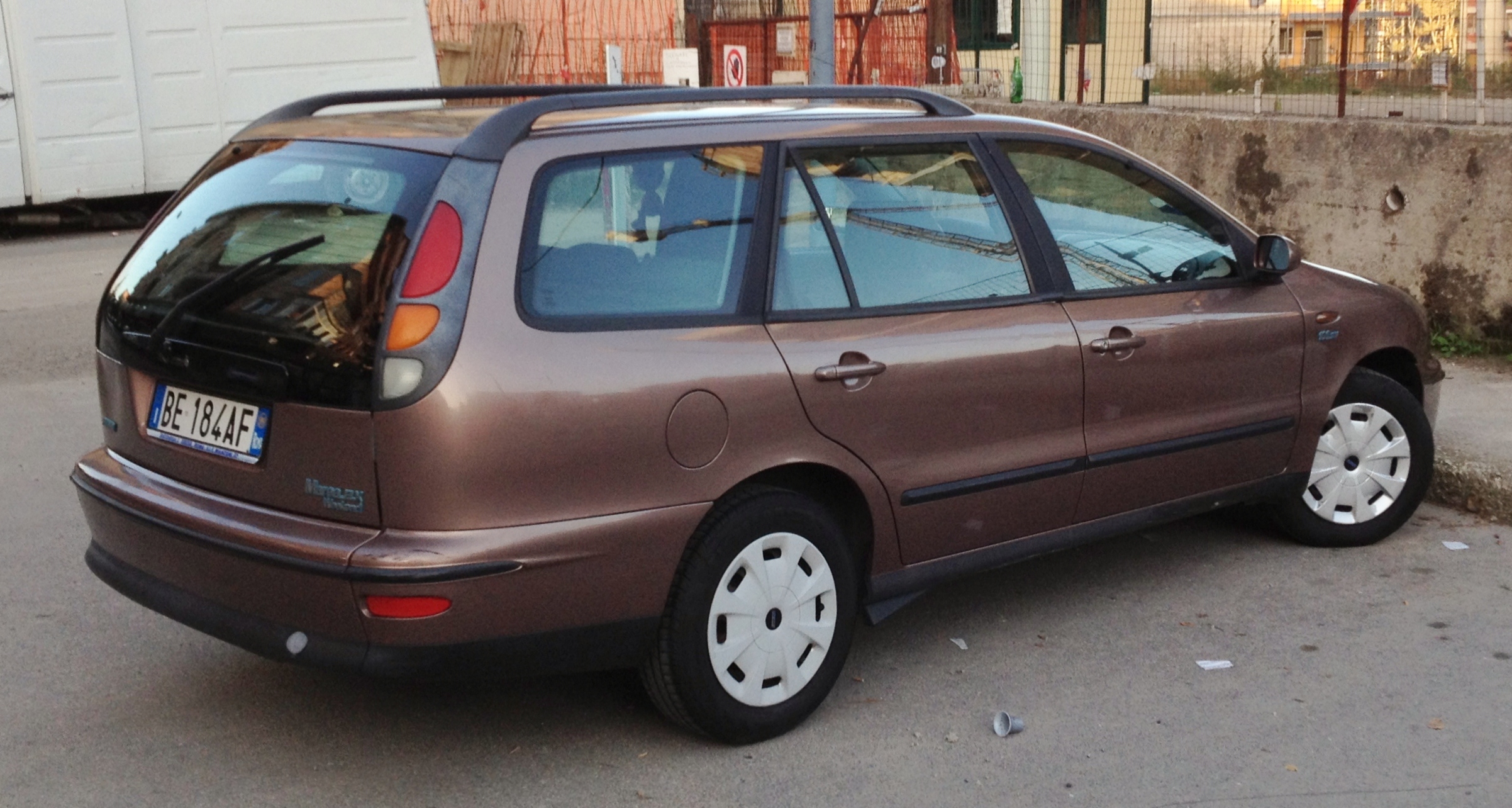 Фиат мареа универсал. Fiat Marea универсал. Фиат Мареа уикенд. Fiat Marea weekend 1.6 16v SX, 2000.