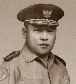 <span class="mw-page-title-main">Oevaang Oeray</span> Indonesian politician (1922–1986)