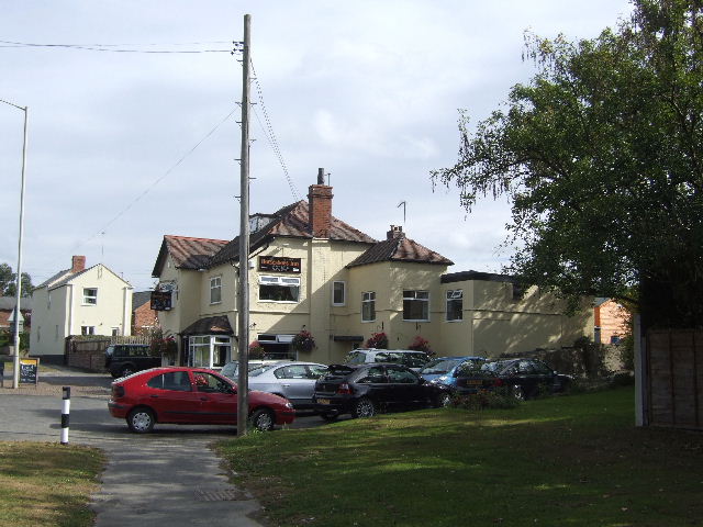 Small picture of The Horseshoes Inn courtesy of Wikimedia Commons contributors