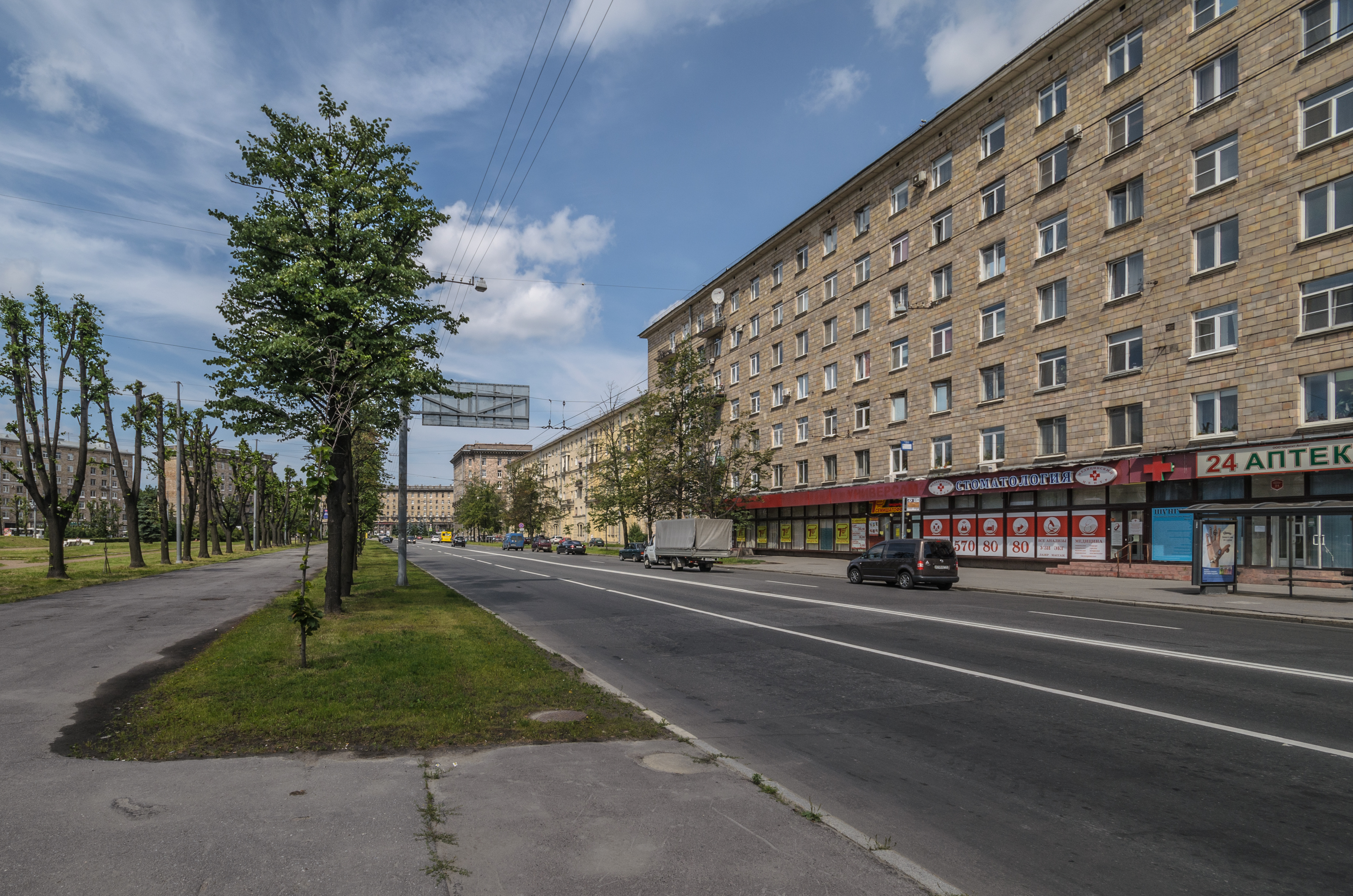 Санкт петербург ул московская. Краснопутиловская улица Санкт-Петербург. Московский район Краснопутиловская улица. Питер Краснопутиловская улица. Комсомольский сквер Санкт-Петербург.