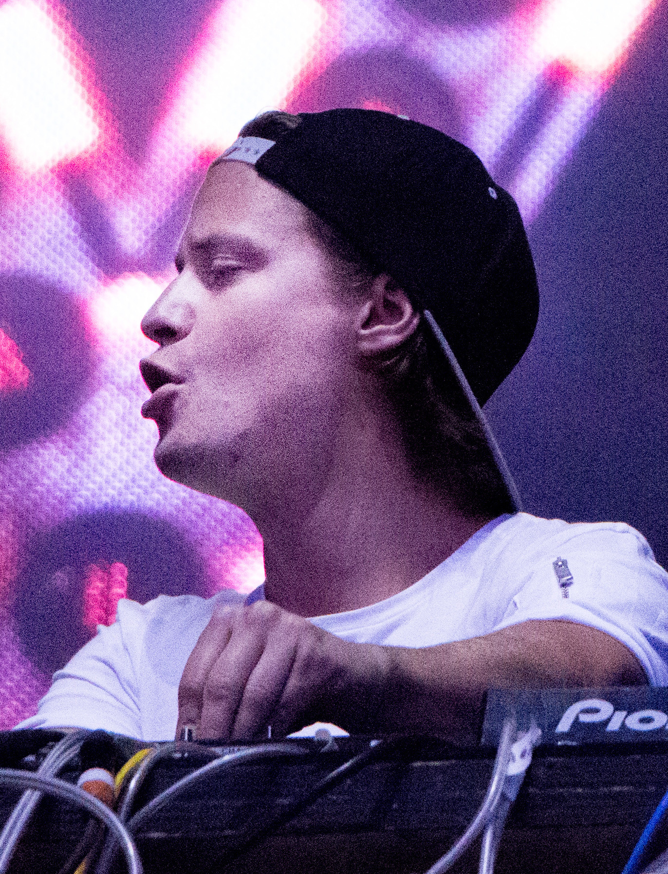 The 32-year old son of father (?) and mother(?) Kygo in 2023 photo. Kygo earned a  million dollar salary - leaving the net worth at 4 million in 2023