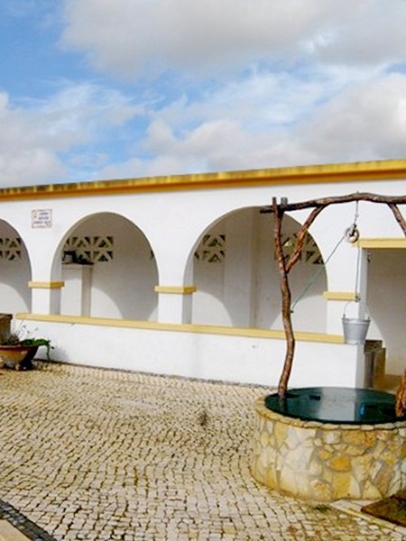 File:Lavadouro de Moledo.jpg