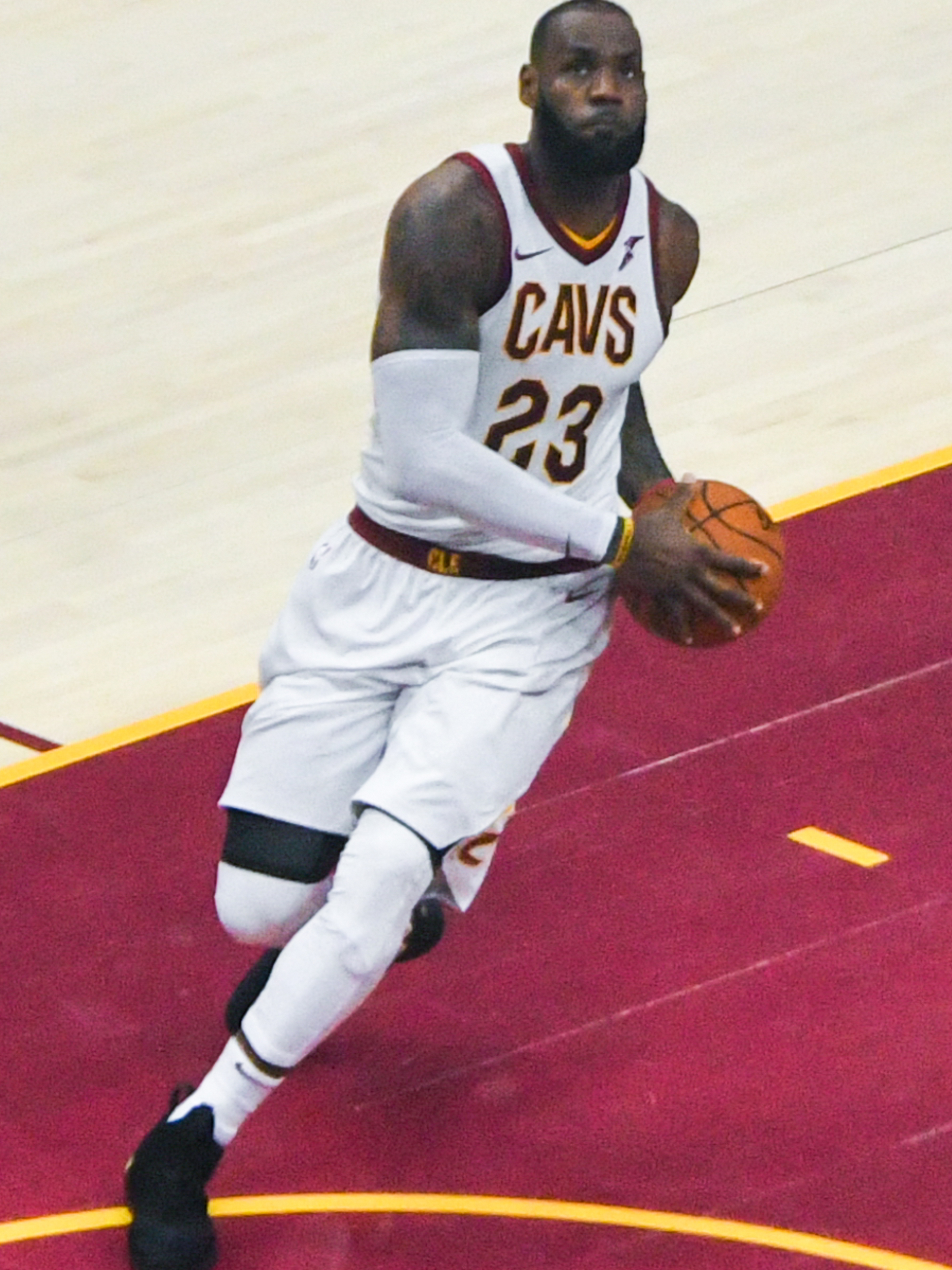 lebron dzejms