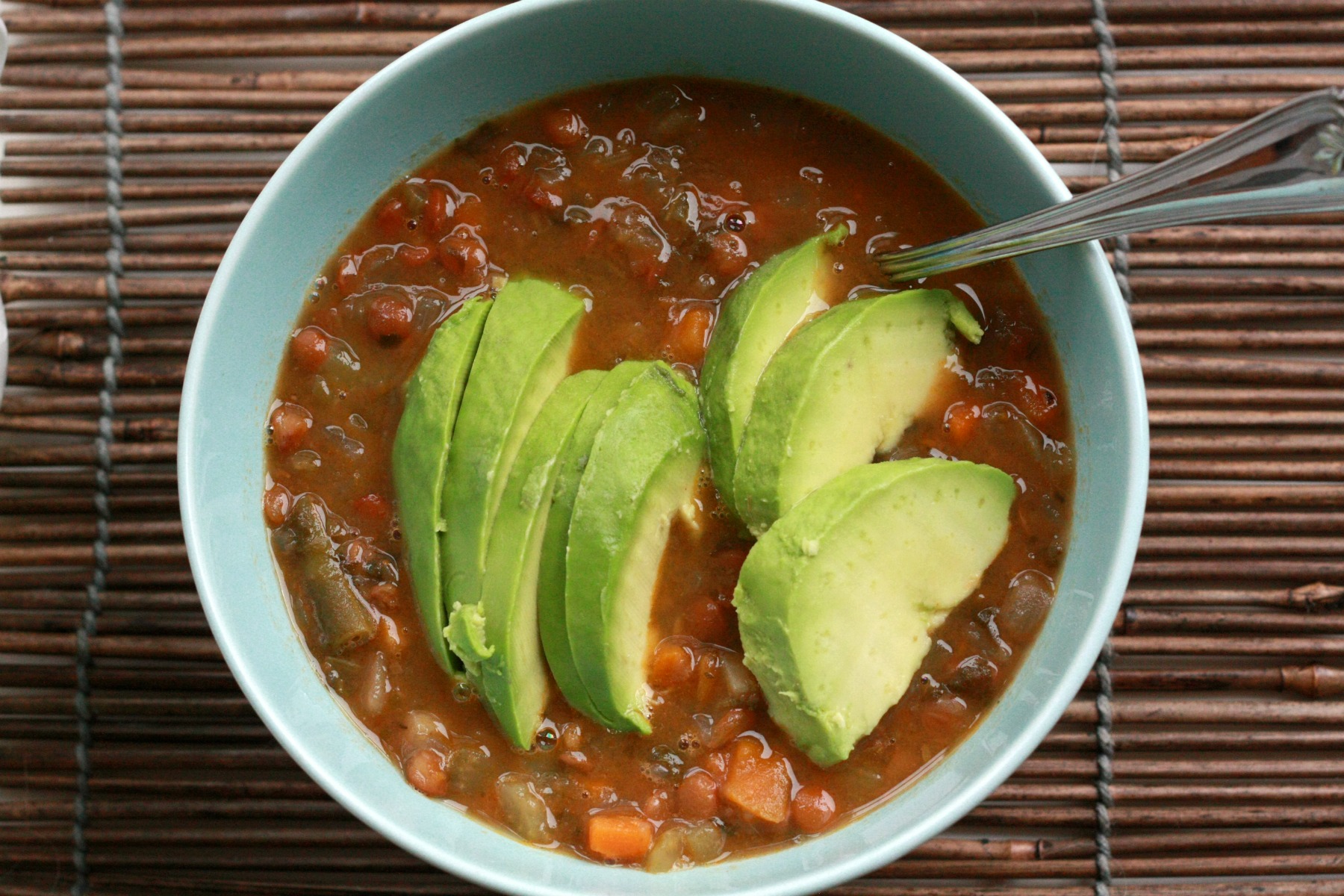 File:Lentil and vegetable soup with avocado (6964882187).jpg - Wikimedia  Commons