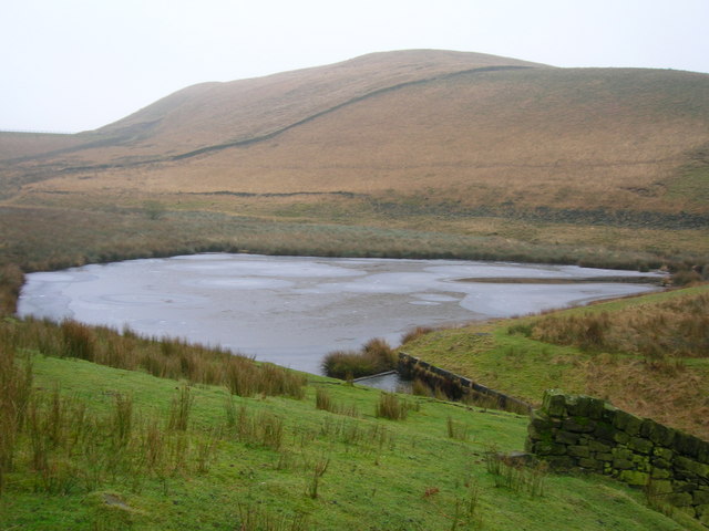 File:Lower Chelburn Reservoir - geograph.org.uk - 1114383.jpg