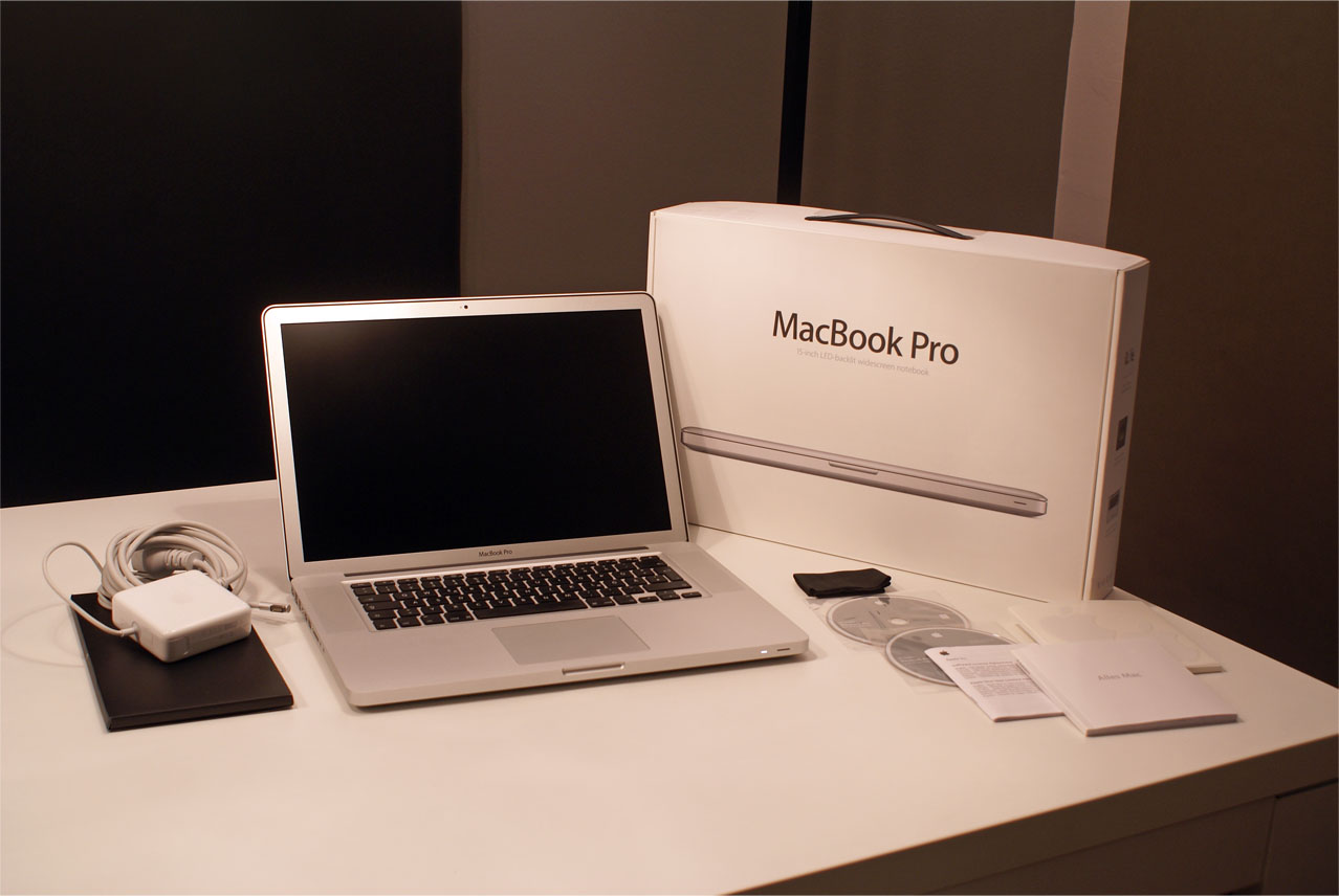 macbook-pro-laptop-keyboard-free-stock-photo-public-domain-pictures