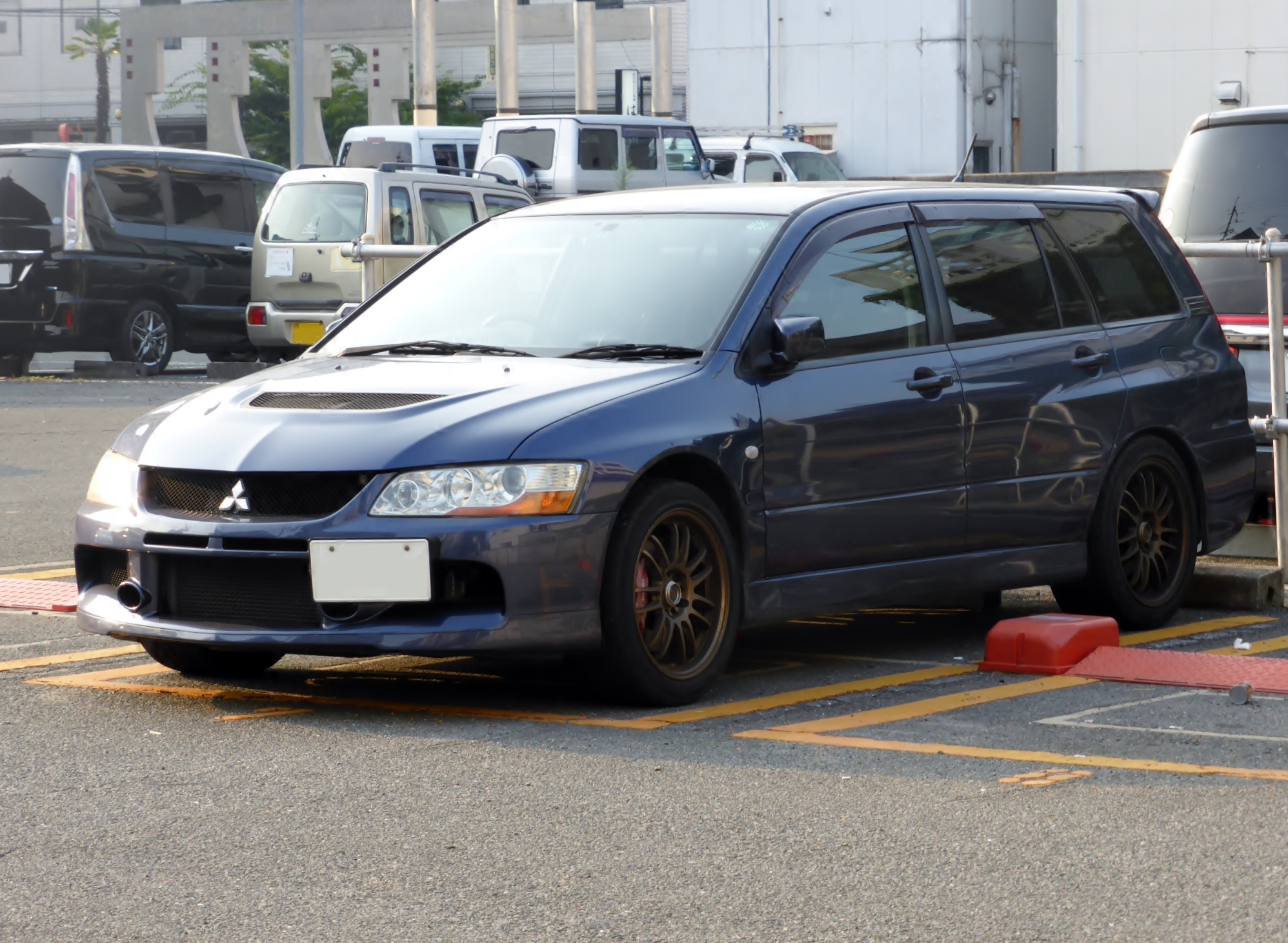 mitsubishi evo wagon