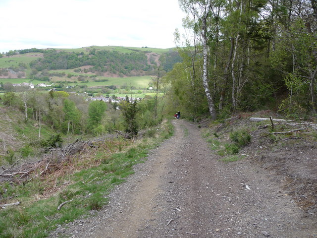 File:Part of the North Berwyn Way ascends out of the Dee Valley - geograph.org.uk - 1862318.jpg