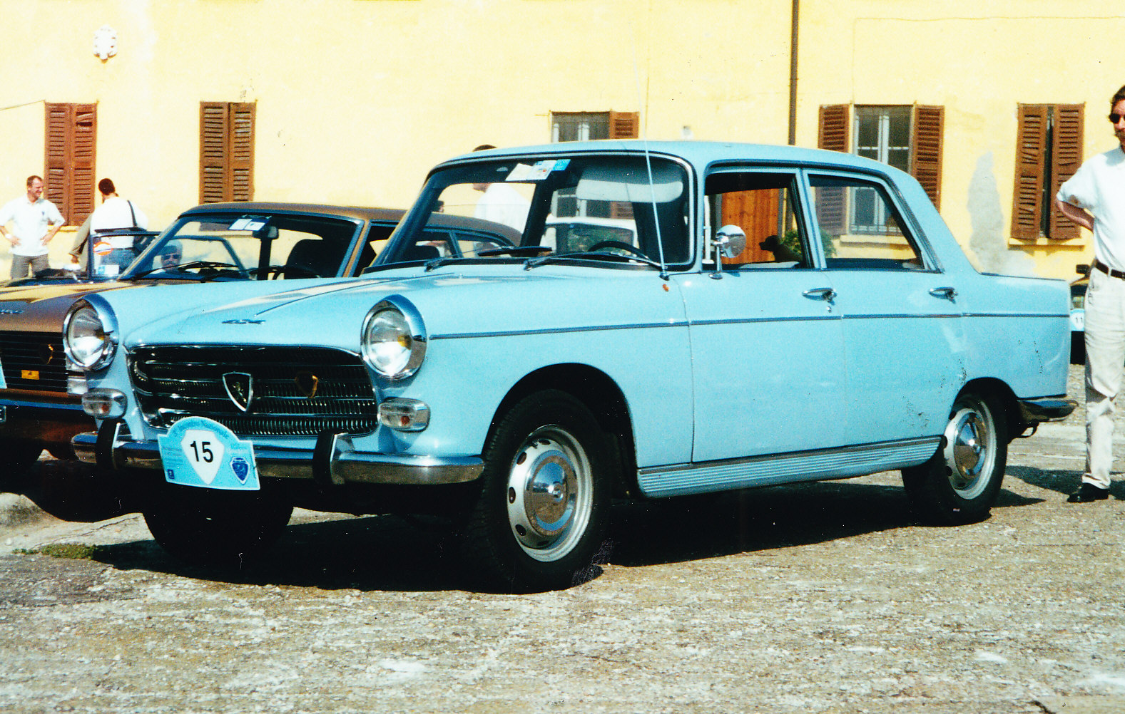 Peugeot 404 - Wikipedia