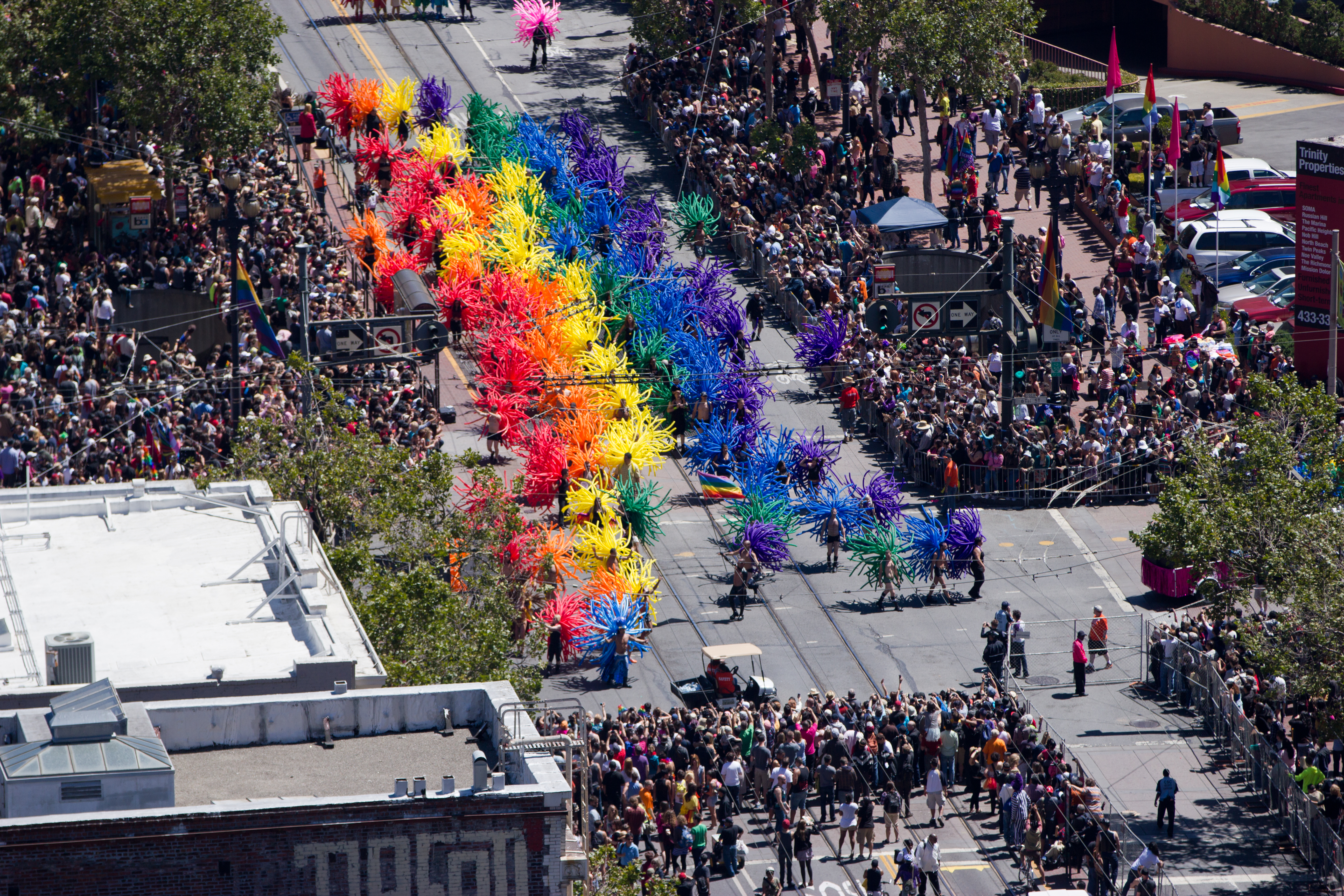 File:San Francisco Pride Parade 2012-4.jpg - Wikimedia Commons