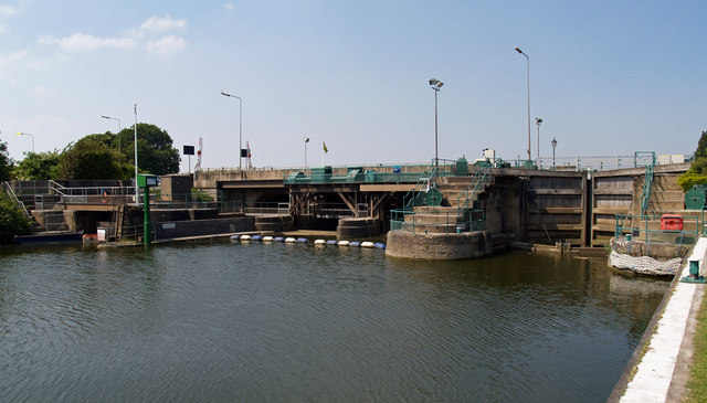 File:South Ferriby Sluice and Lock - geograph.org.uk - 321629.jpg