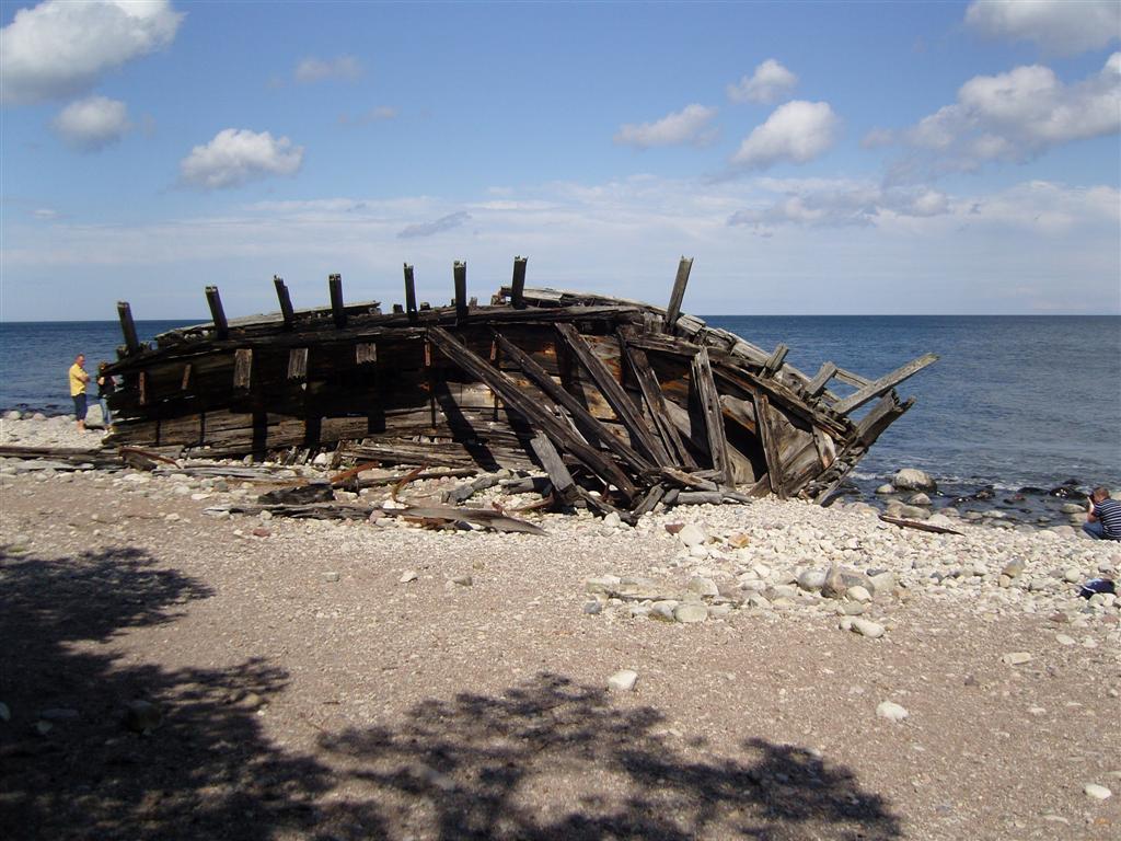 barco naufragado en bosque de los trolls