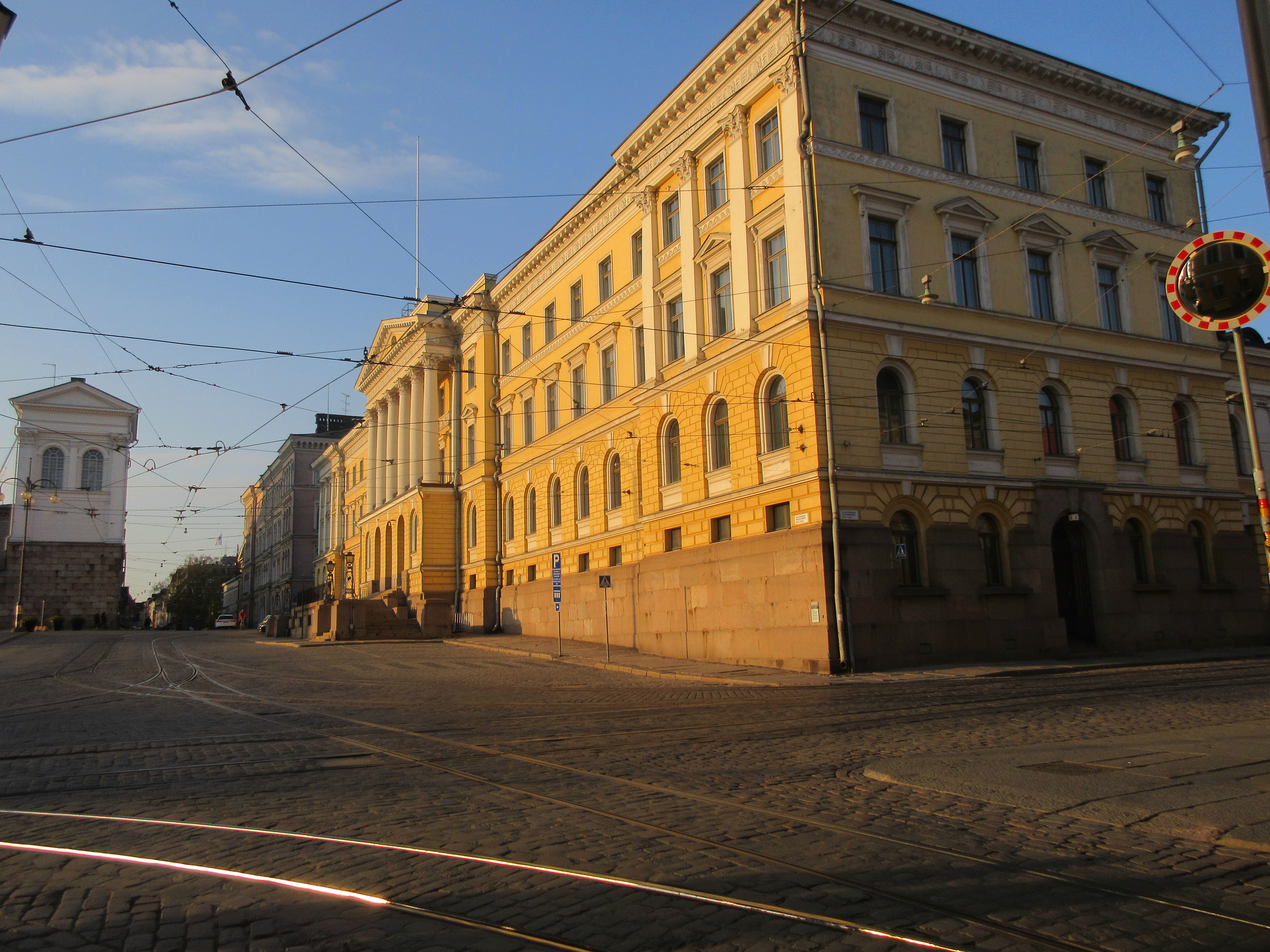 File:Valtioneuvosto, Helsinki IMG  - Wikimedia Commons