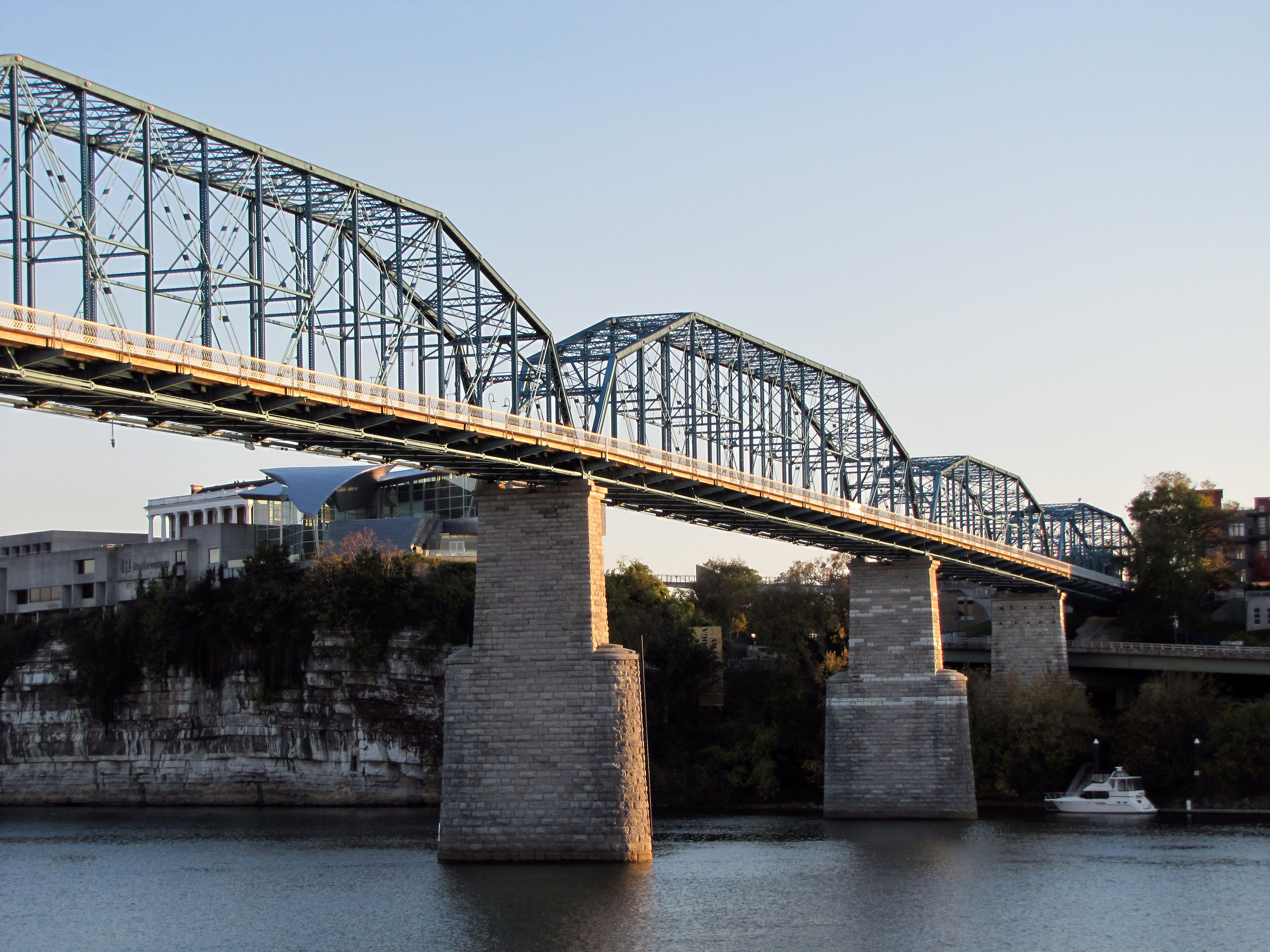 Walnut Street Bridge. Мост Гласс-Уиндоу. Bridge Street. Bridge TN time.