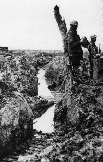 File:Waterfilled trench Passchendaele 1917.jpg