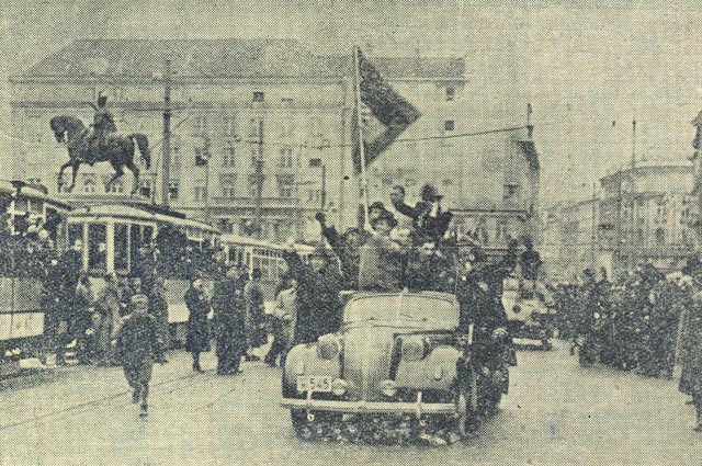 File:Zagreb 1941 trg.jpg