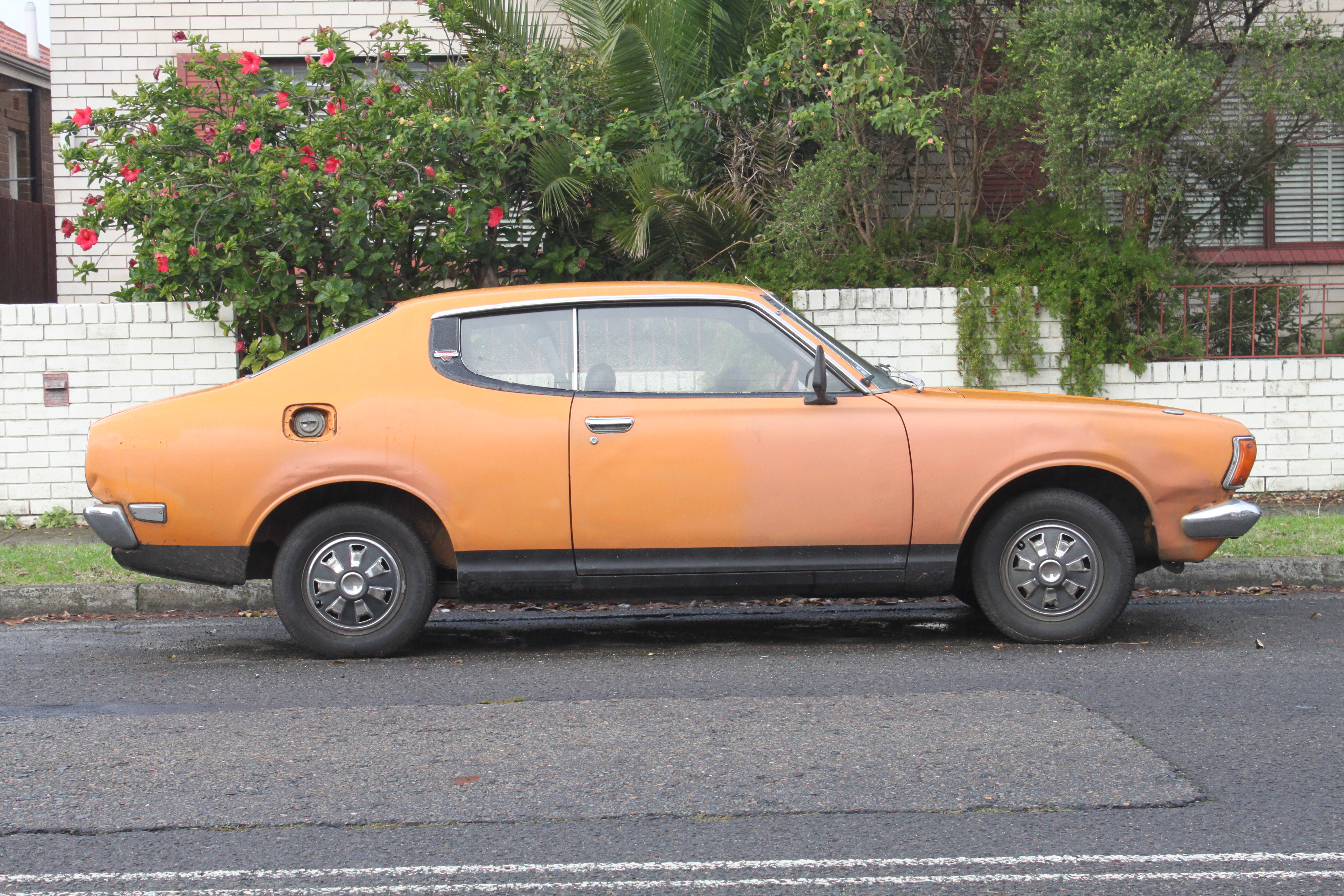 Nissan Datsun 1974 sedan