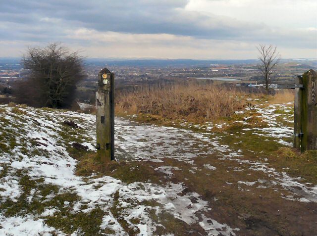 File:Access to Werneth Low - geograph.org.uk - 1722097.jpg