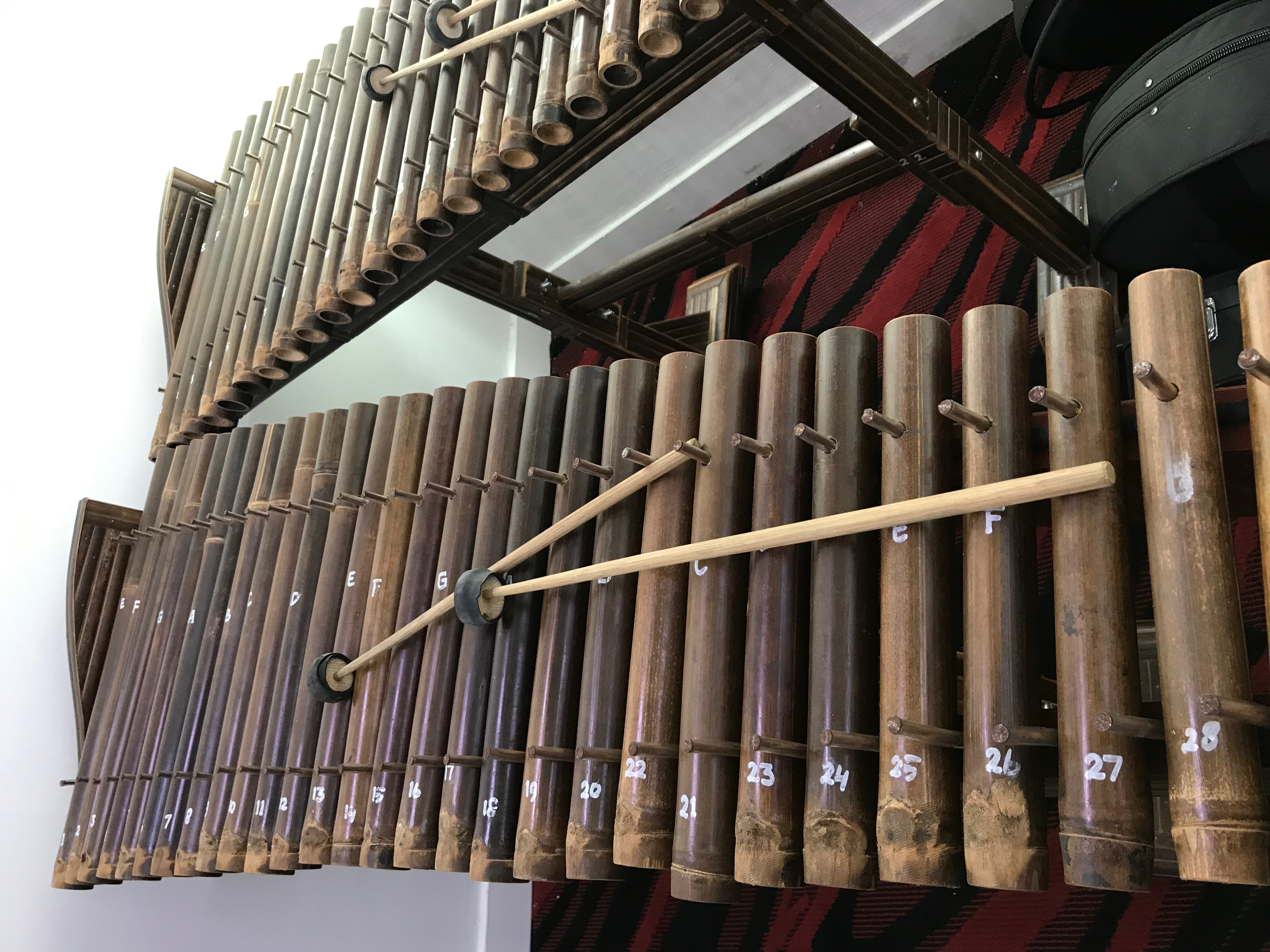 alat musik angklung