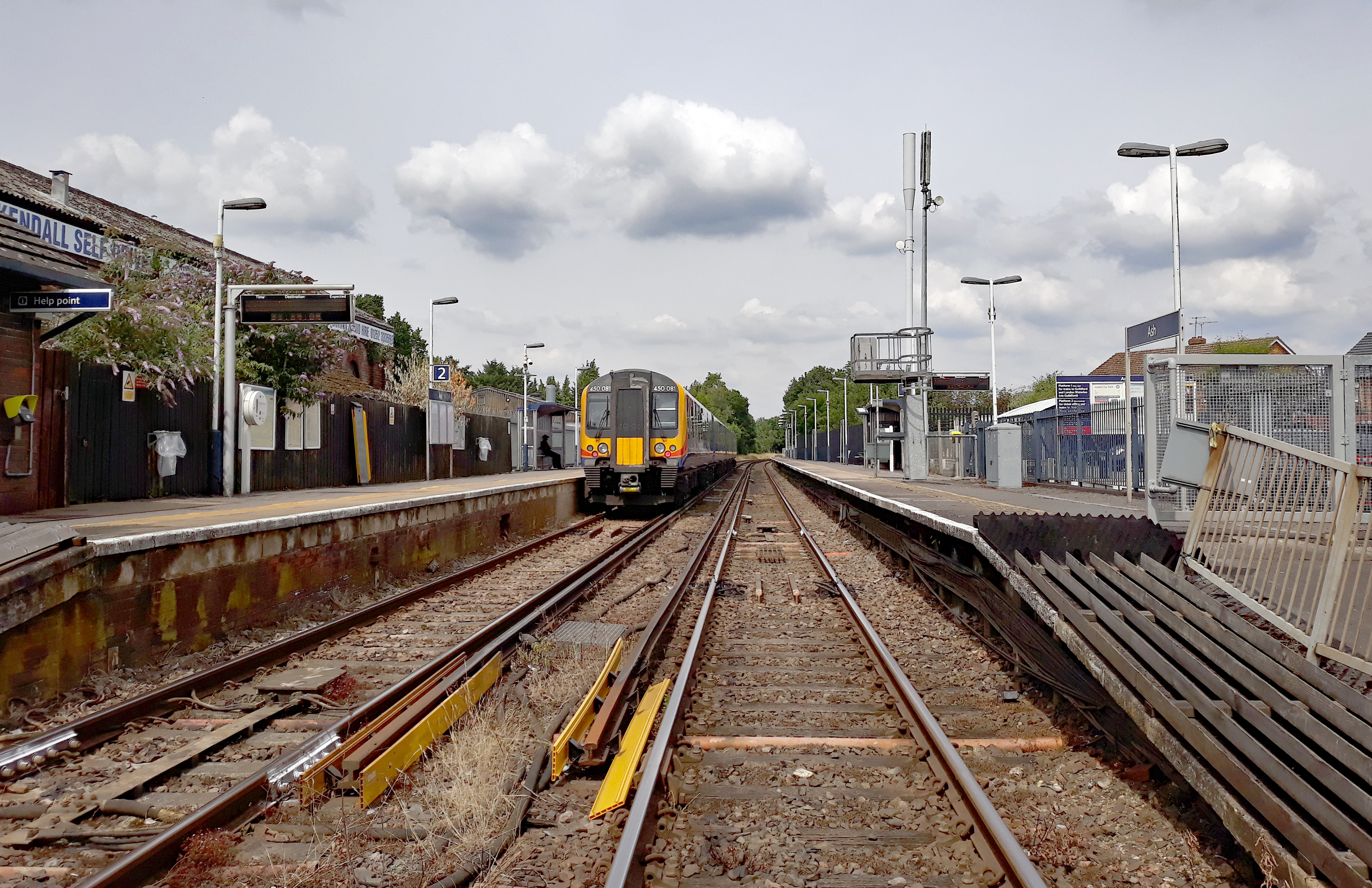 Ash railway station