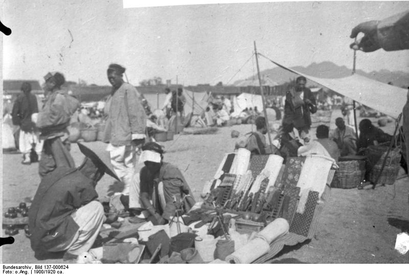 File:Bundesarchiv Bild 137-000624, China, Tsingtau, Marktszene.jpg