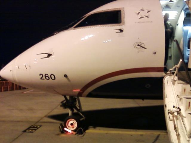 File:CRJ200nose.JPG