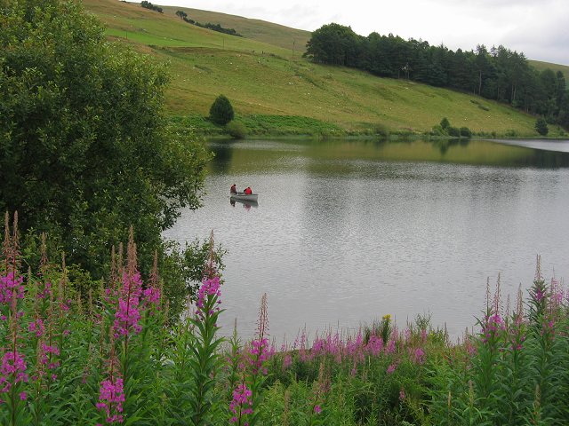 File:Castlehill Reservoir - geograph.org.uk - 31962.jpg