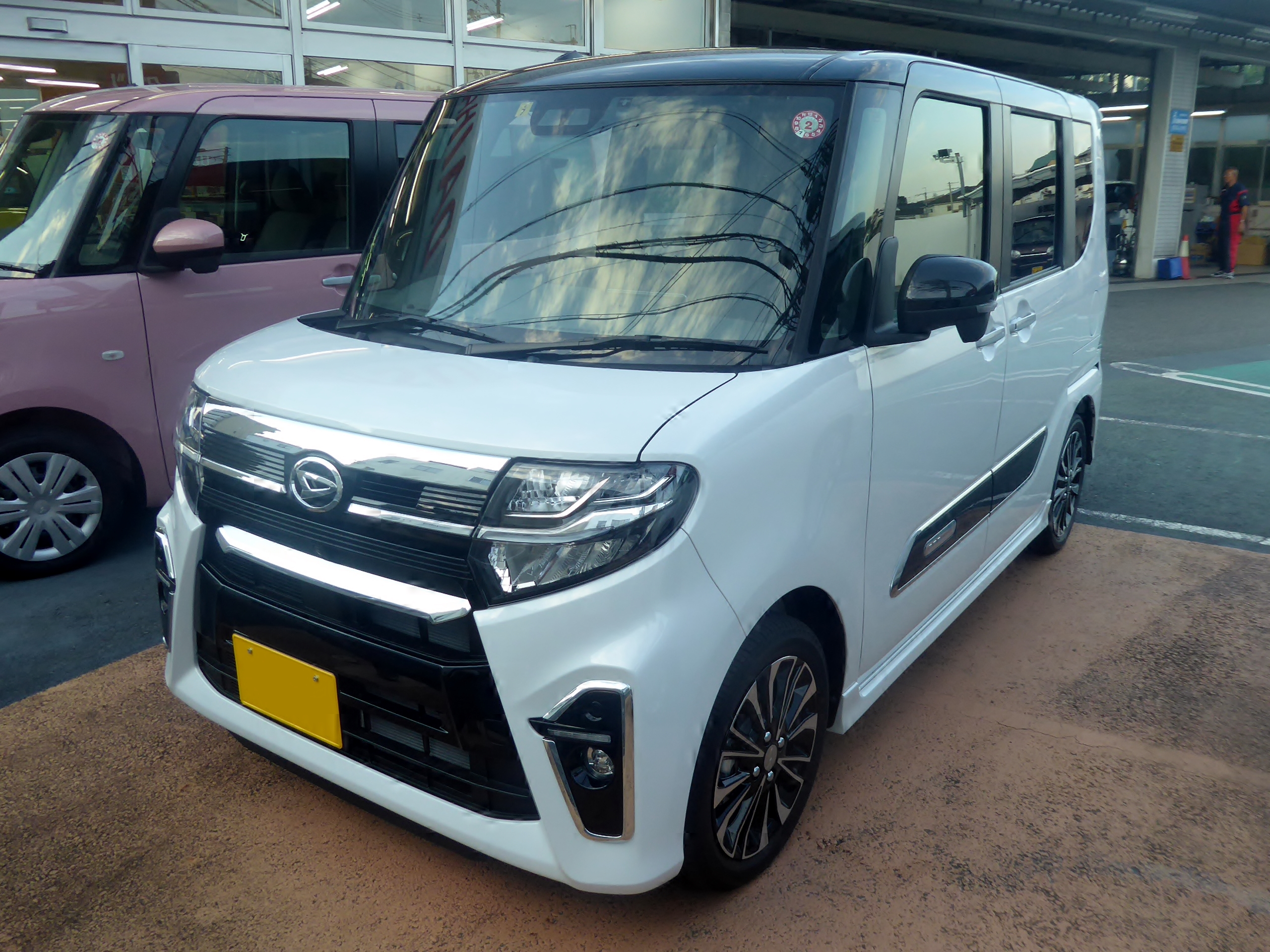 ファイル:Daihatsu Tanto Custom RS (5BA-LA650S-GBVZ) front.jpg