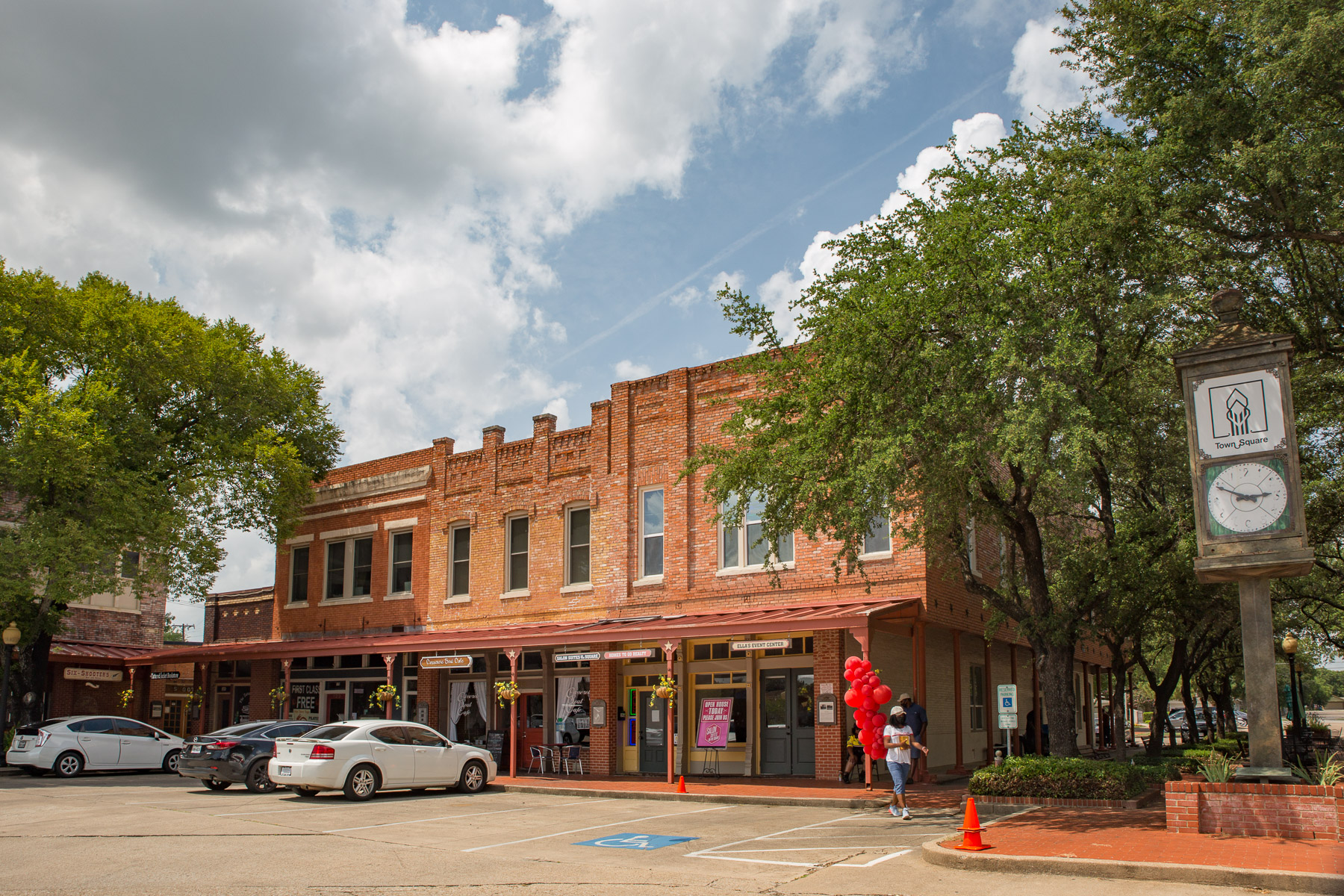 Heritage Bank Center - Wikipedia