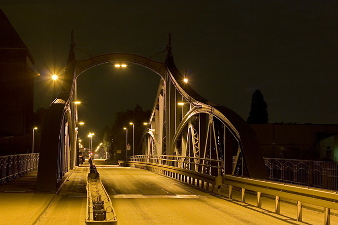 File:Drehbrücke Krefeld DRI.jpg