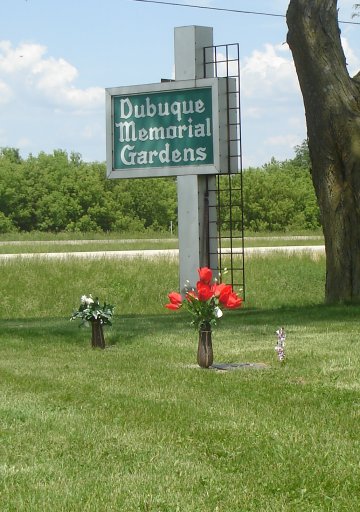 File:DubuqueMemorialGardens.jpg