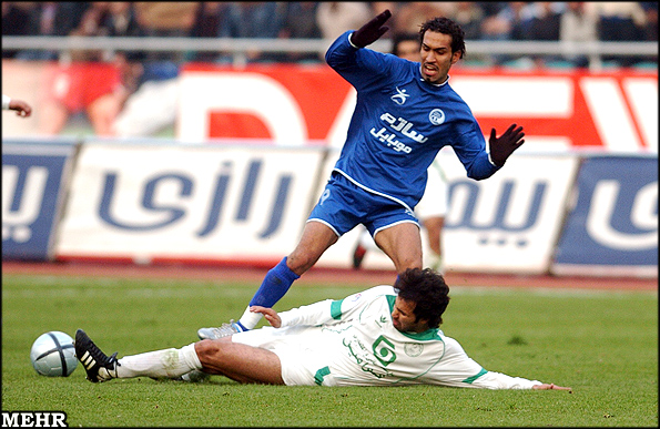 File:Esteghlal FC vs Pas FC, 6 January 2006 - 14.jpg