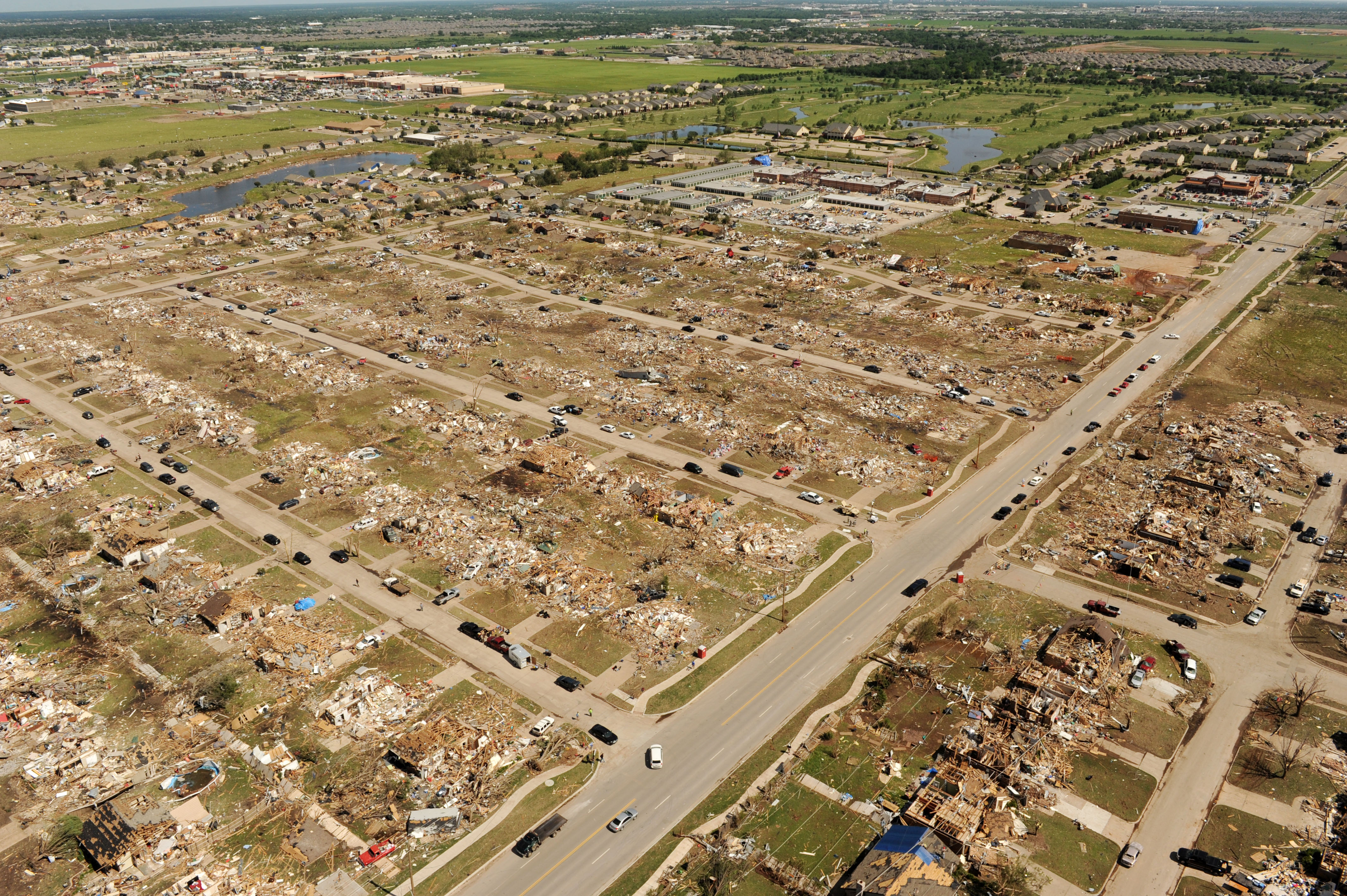 FEMA_Aerial_view_of_May_20,_2013_Moore,_