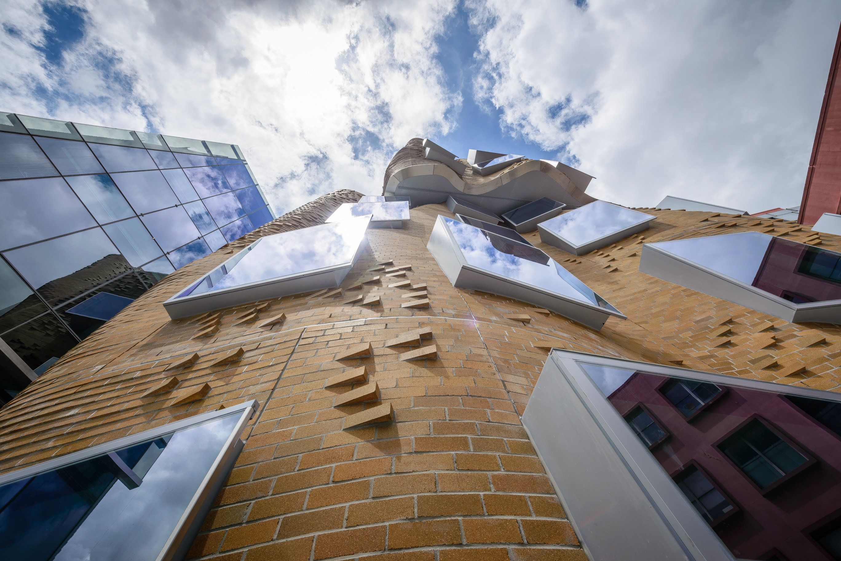 Architecture by Frank Gehry Editorial Stock Photo - Image of center, city:  168793698