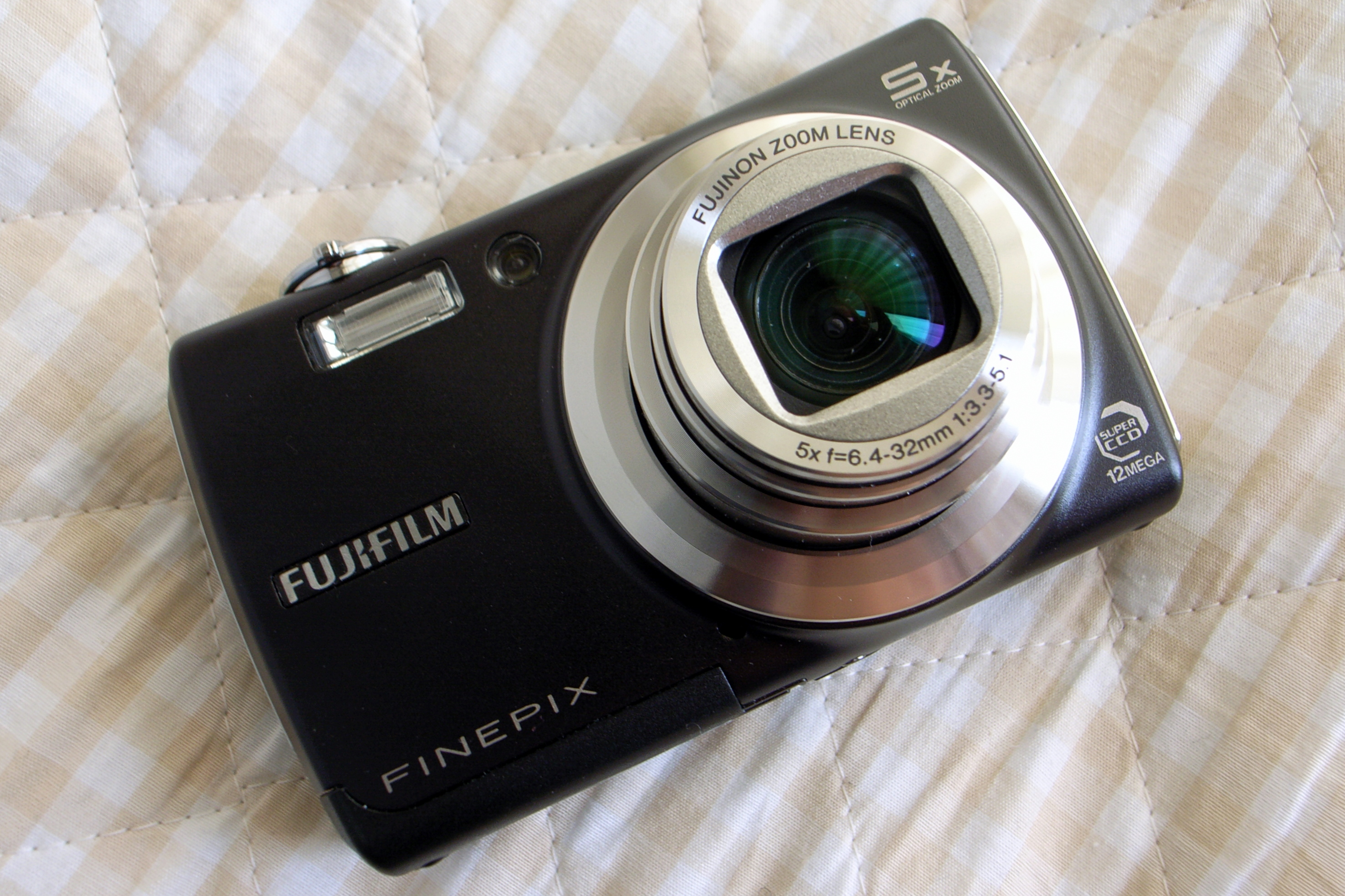 File:Fujifilm FinePix F100fd, -1 Jan. 2009 a.jpg - Wikimedia Commons