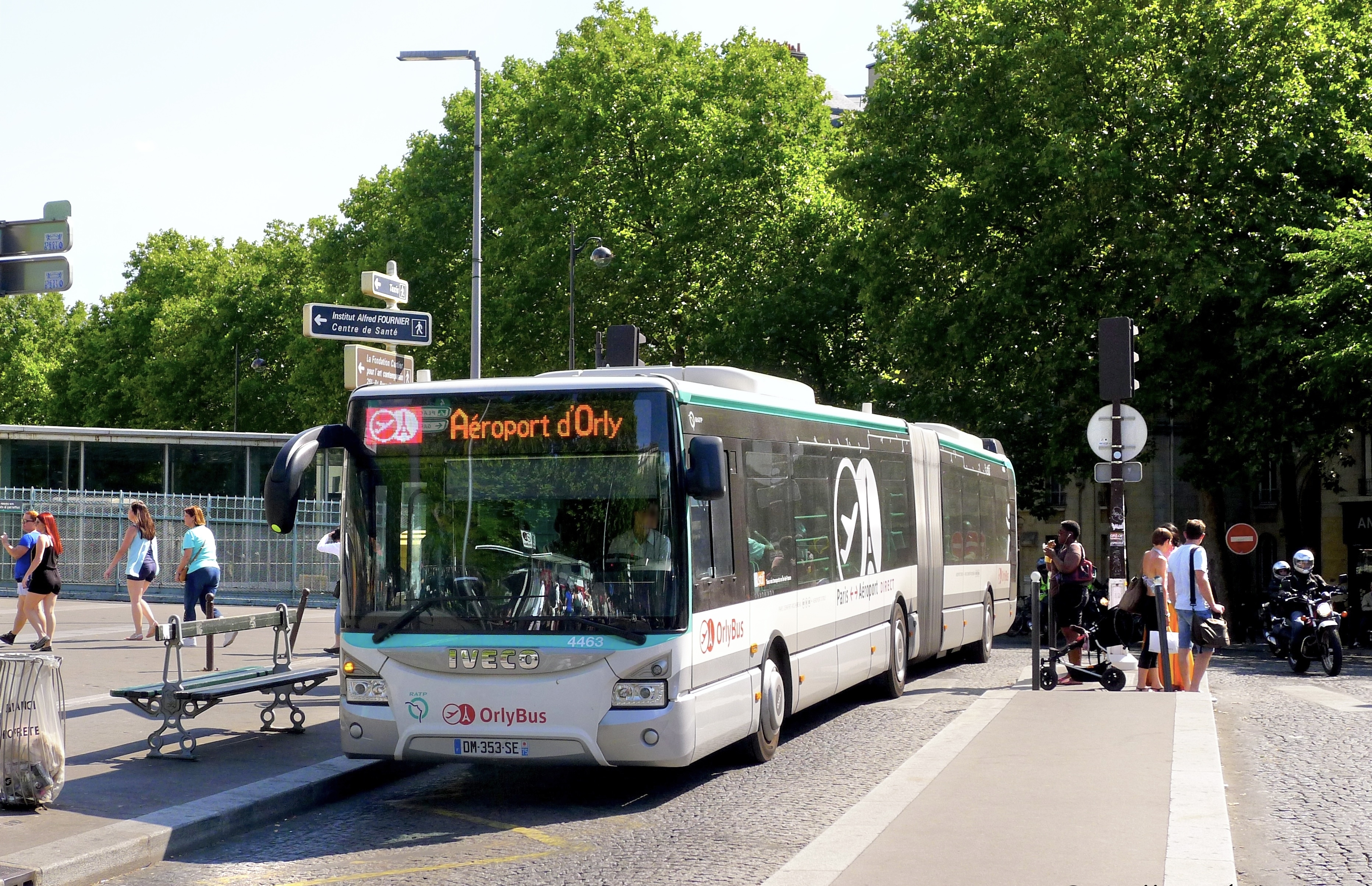 File Iveco Bus Urbanway 18 Orlybus  Ratp jpg Wikimedia 