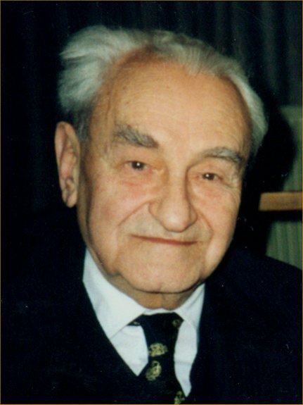 File:Jerzy Turowicz 1994.jpg