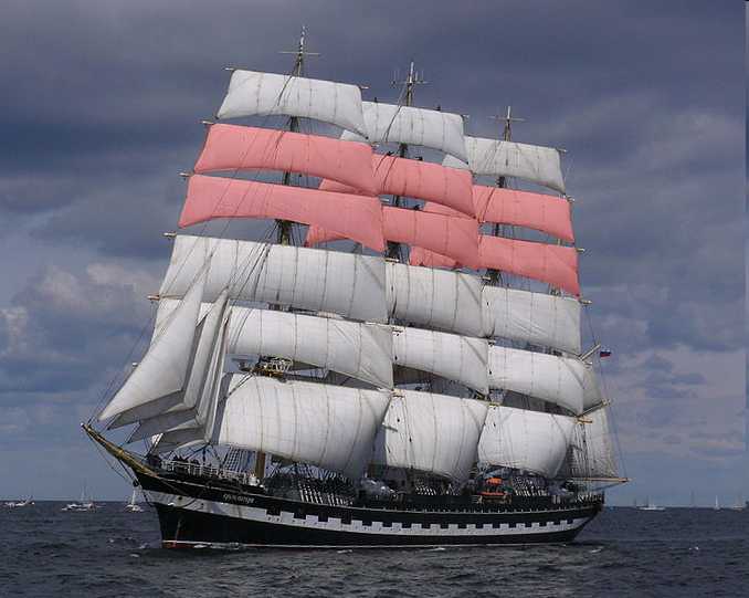 File:Krusenstern topgallant sails.jpg