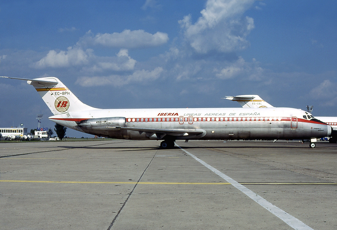 File Mcdonnell Douglas Dc 9 32 Iberia An Jpg Wikimedia Commons