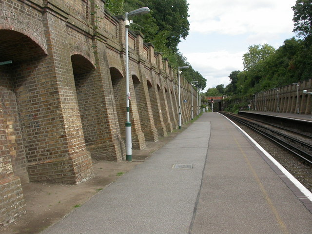 File:North Dulwich Station, arches - geograph.org.uk - 1454541.jpg