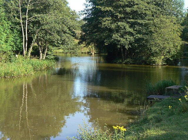 File:Private fishing pond - geograph.org.uk - 1450992.jpg