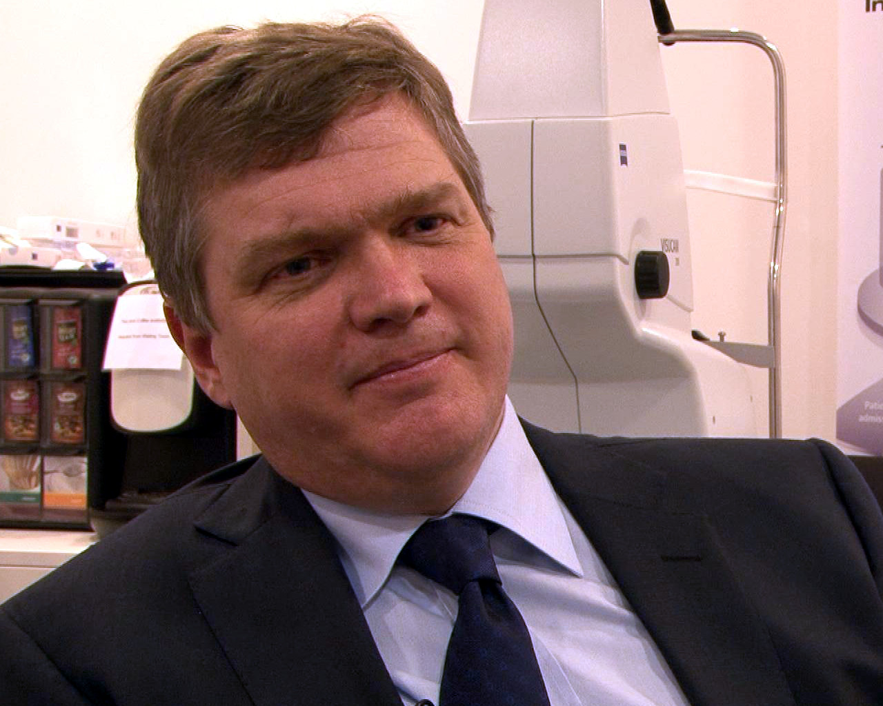 Ray Mears: Woodsman, author, TV presenter - Biography, Life, Family, Career, Facts ...1280 x 1024