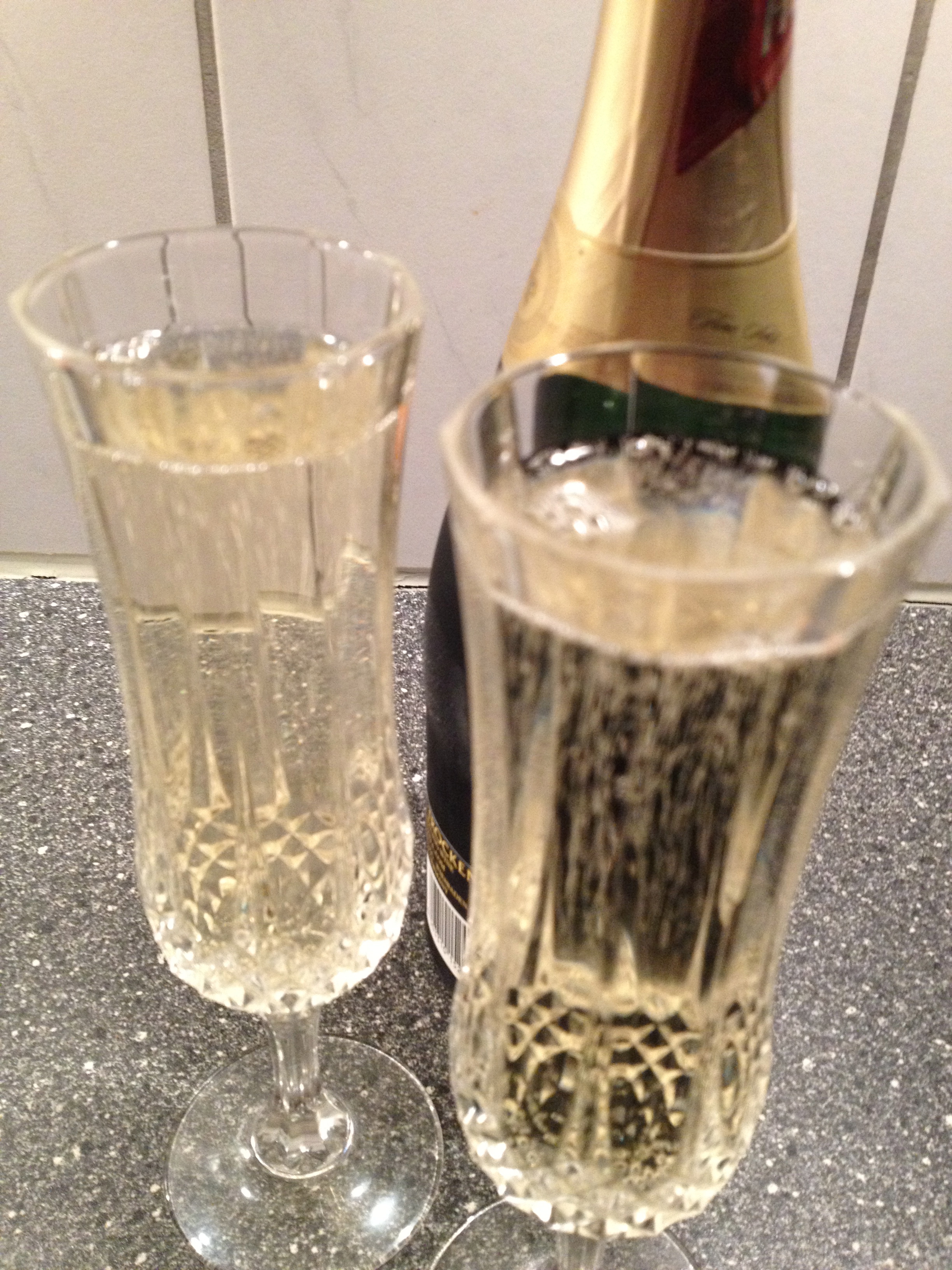 Champagne glass - Wikipedia