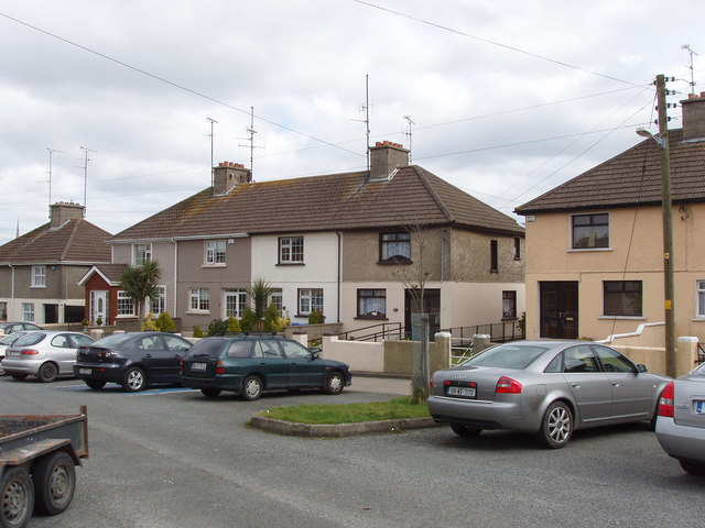 File:St Aidan's Crescent, Wexford - geograph.org.uk - 1249948.jpg